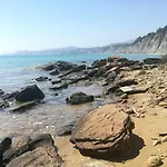 Maddalusa 펜션 *